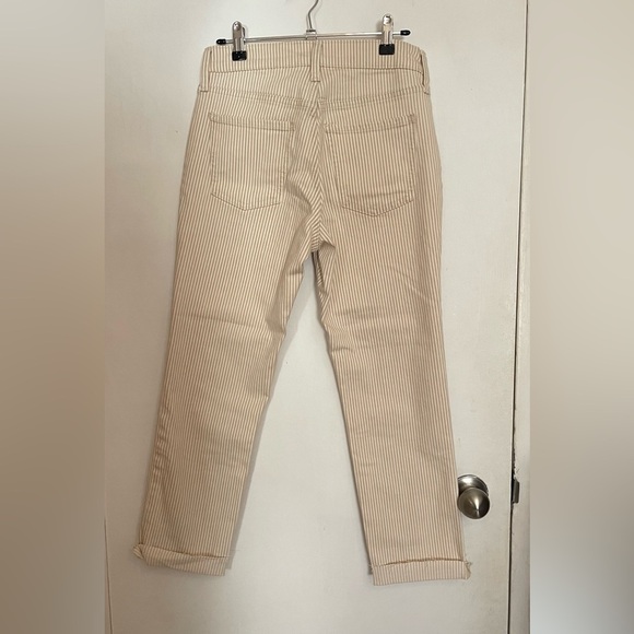 Old Navy Boyfriend Jeans- Size 0- NWOT - Picture 2 of 3